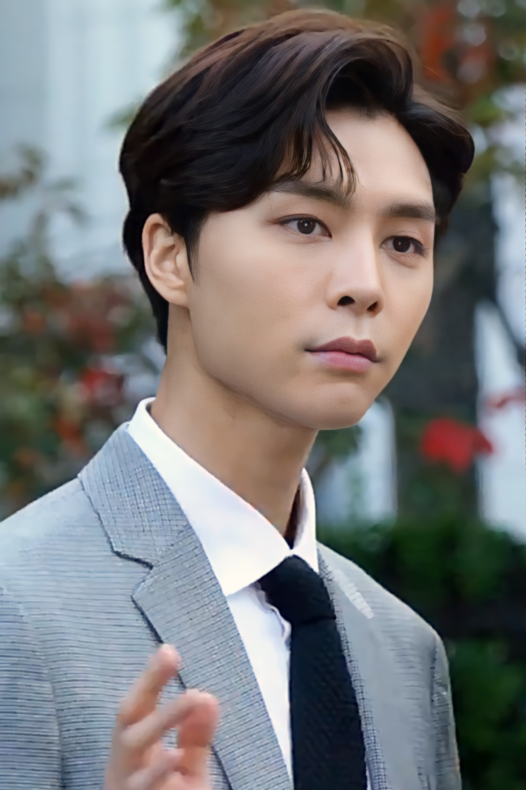Johnny NCT 127 tiba untuk latihan sebelum acara musik