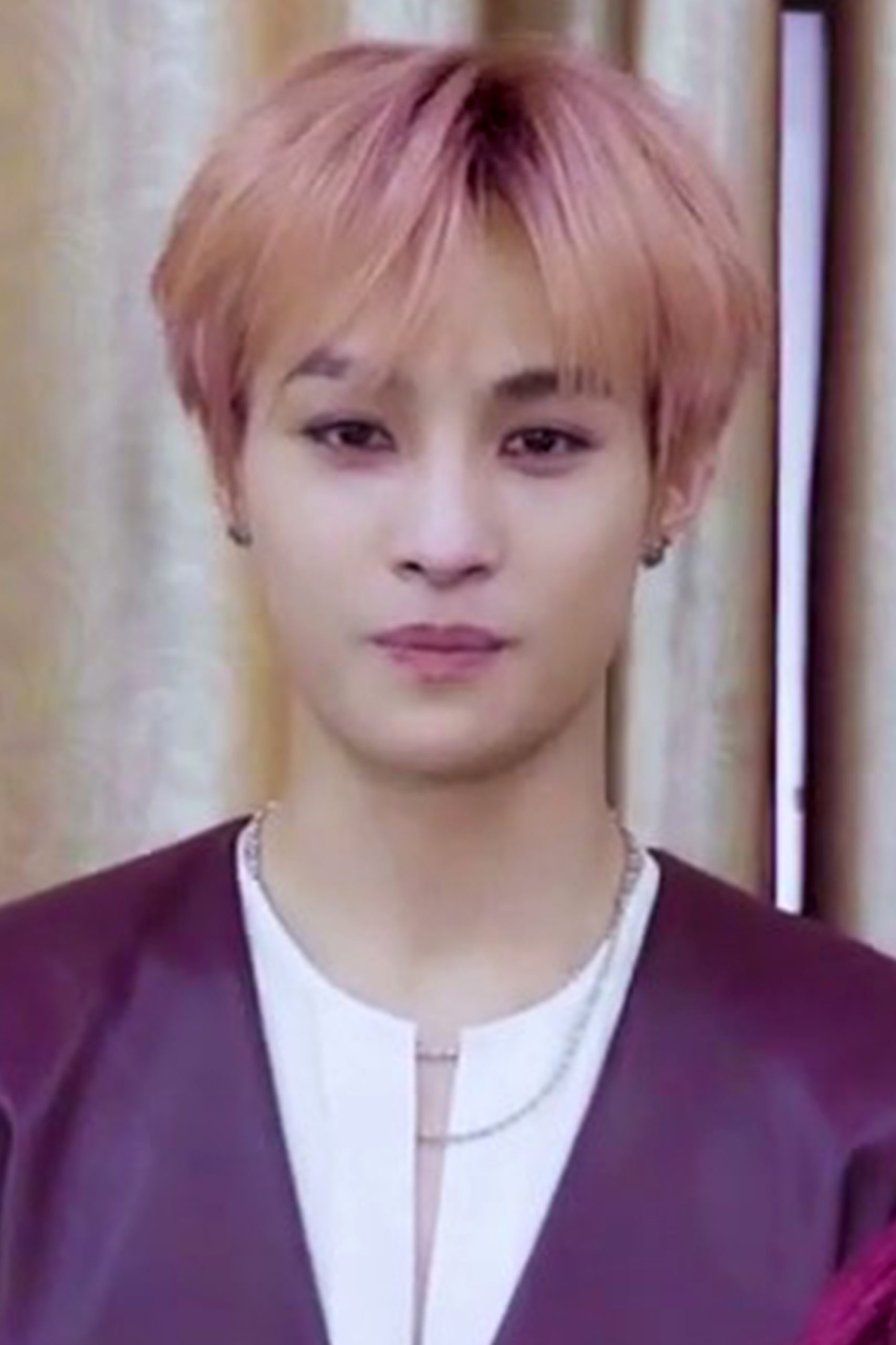 Yangyang WayV tampil di depan fan